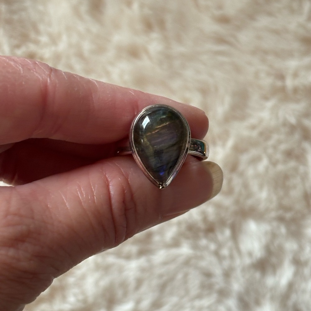 Purple Labradorite Ring - Picture 5 of 10